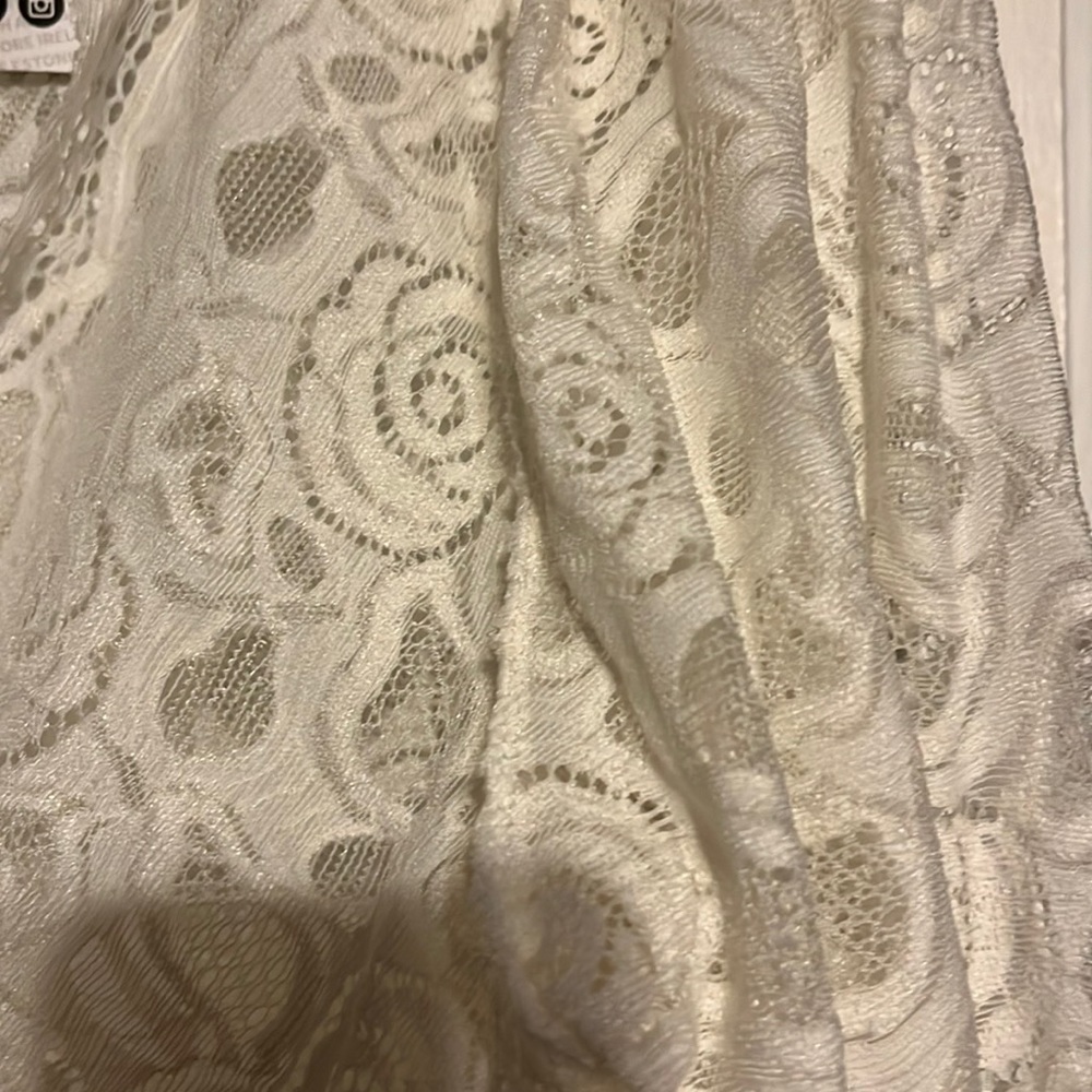 NWT - Womens BooHoo V-Neck Lace Bodysuit